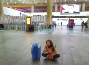 No duermas en el suelo del aeropuerto |Pide tu reembolso en vuelo demorado o cancelado