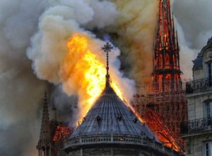 ¿Cuál es el legado que corre peligro tras el incendio de Notre Dame?